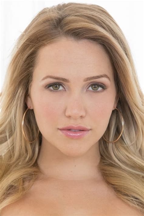 videos porno de mia malkova|Vídeos porno de Mia Malkova